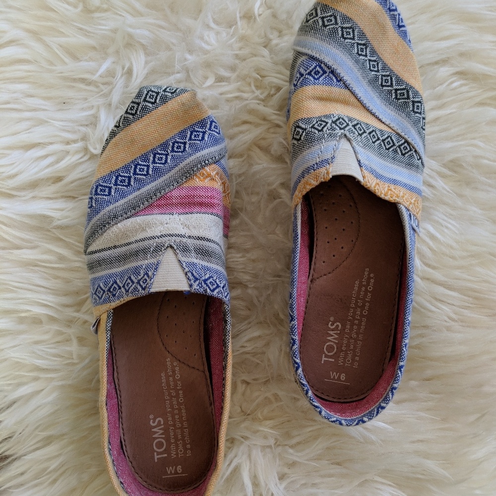 ❌SOLD❌ TOMS boho patterned shoes 6